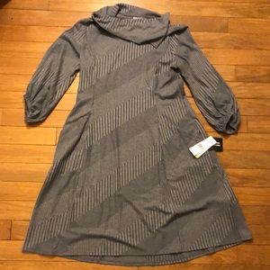 Robbie Bee Shift Dress Size Medium